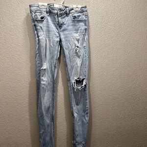 Women's Holister distressed skinny jeans size 3S w26 L29